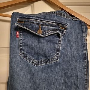 Plus, size Levi's